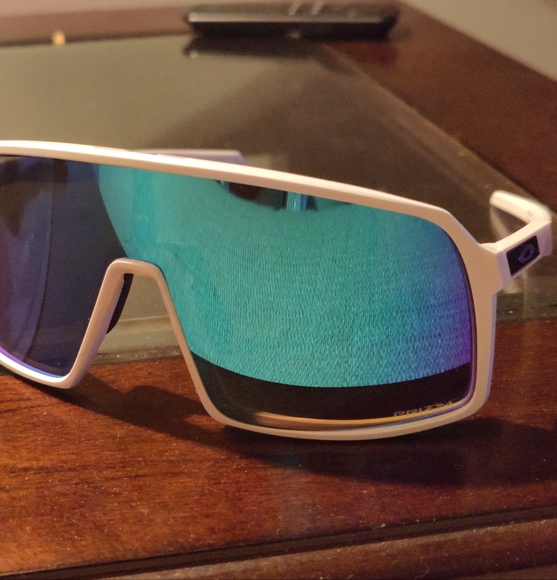 Oakley - Picture 2 of 7